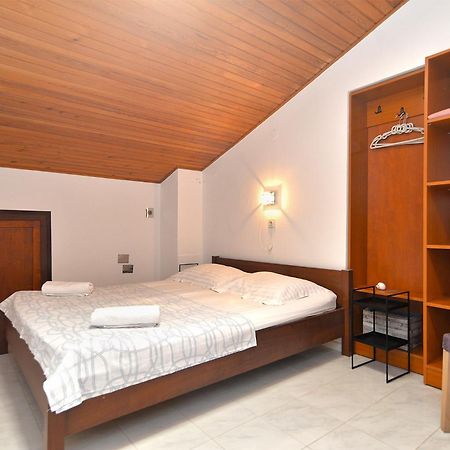 Apartments Nera Fažana Eksteriør bilde